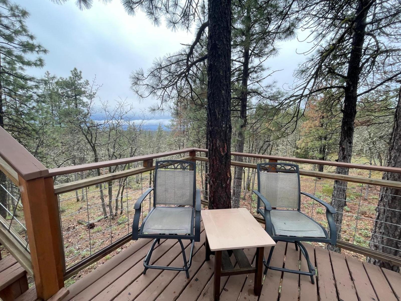 Отель Treehouse Ranch Goldendale Экстерьер фото